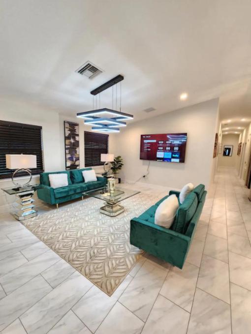 The Villa Orlando@College Park. Sleeps16 Exterior photo